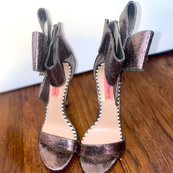 Bow Betsy Johnson Heels - Picture 4 of 4
